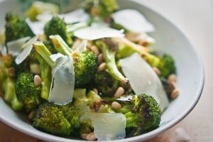 pictures of delicious food - Spicy Roasted Broccoli with Garlic and lemon.jpg